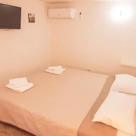 Affittacamere Guesthouse In Historical Center Near To Subway Of Toledo Station-3